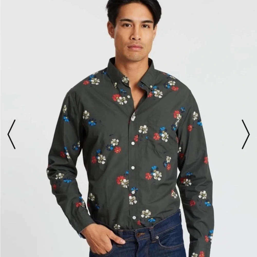 Banana Republic Untucked button down shirt. Size large tall.